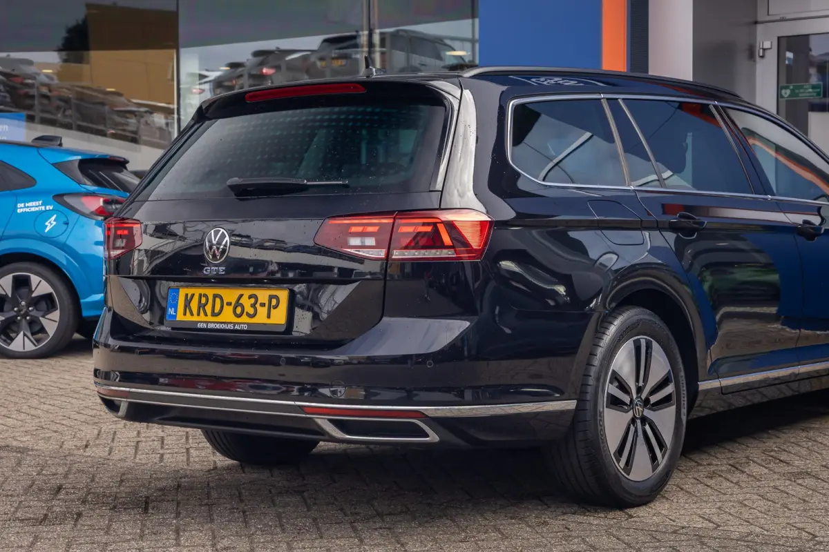 1.4 TSI PHEV GTE Business | ACC | Stoelverwarming | Camera | LED Matrix | 17'' | | Achteruitrijcamera | Cruise control adaptief | Elektrisch bedienbare achterklep met sensorsturing