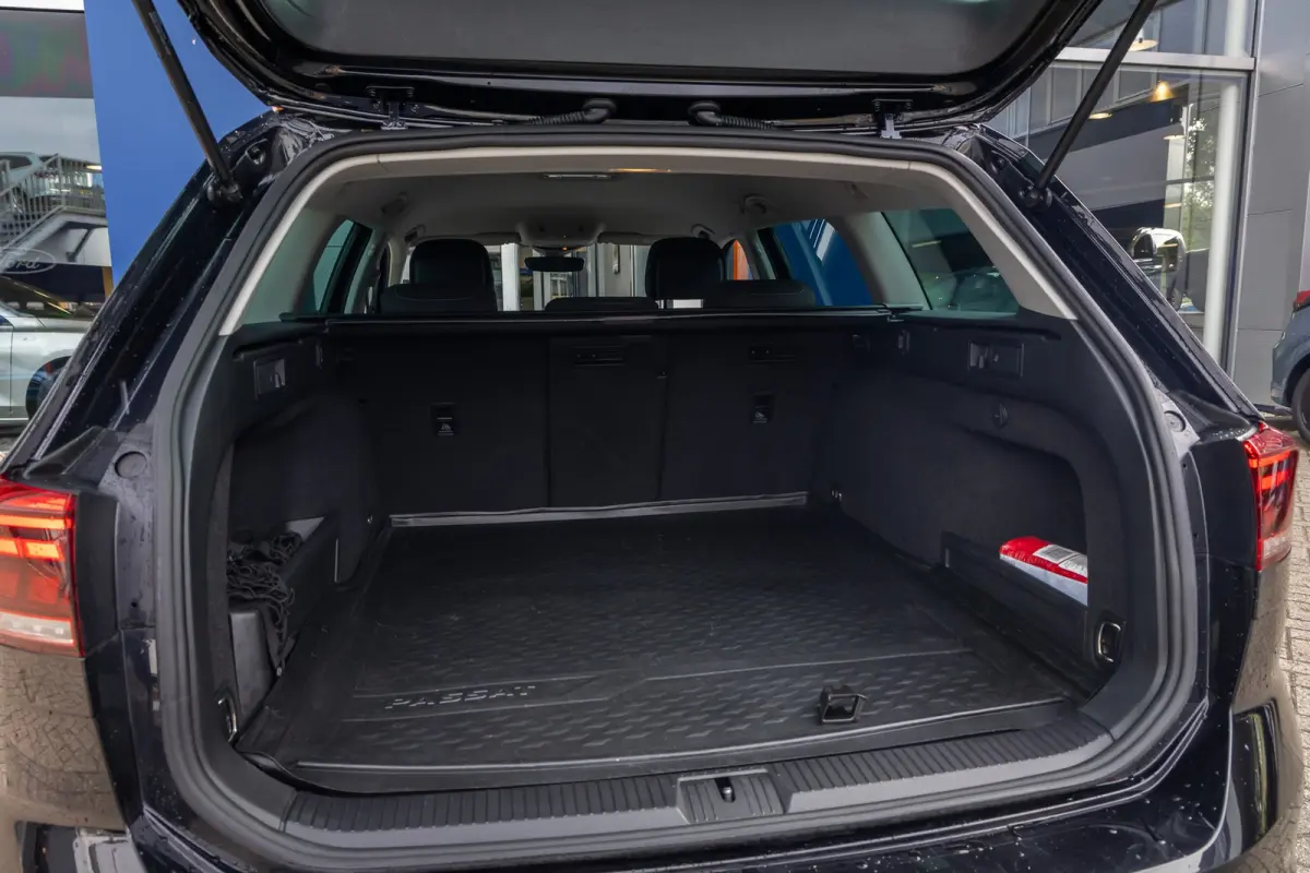 1.4 TSI PHEV GTE Business | ACC | Stoelverwarming | Camera | LED Matrix | 17'' | | Achteruitrijcamera | Cruise control adaptief | Elektrisch bedienbare achterklep met sensorsturing