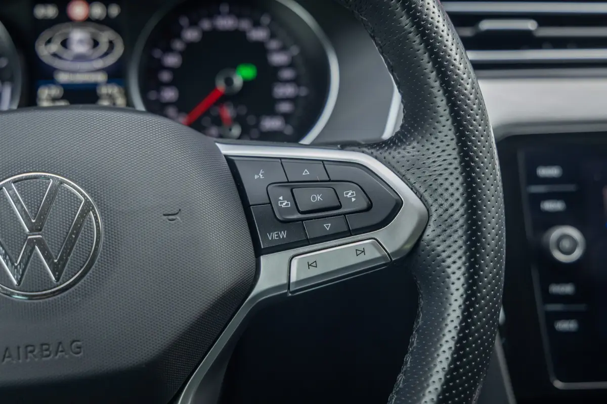 1.4 TSI PHEV GTE Business | ACC | Stoelverwarming | Camera | LED Matrix | 17'' | | Achteruitrijcamera | Cruise control adaptief | Elektrisch bedienbare achterklep met sensorsturing