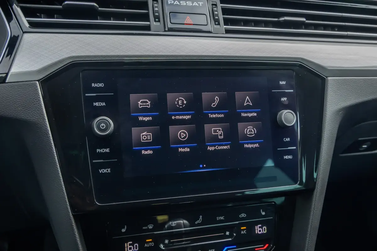 1.4 TSI PHEV GTE Business | ACC | Stoelverwarming | Camera | LED Matrix | 17'' | | Achteruitrijcamera | Cruise control adaptief | Elektrisch bedienbare achterklep met sensorsturing