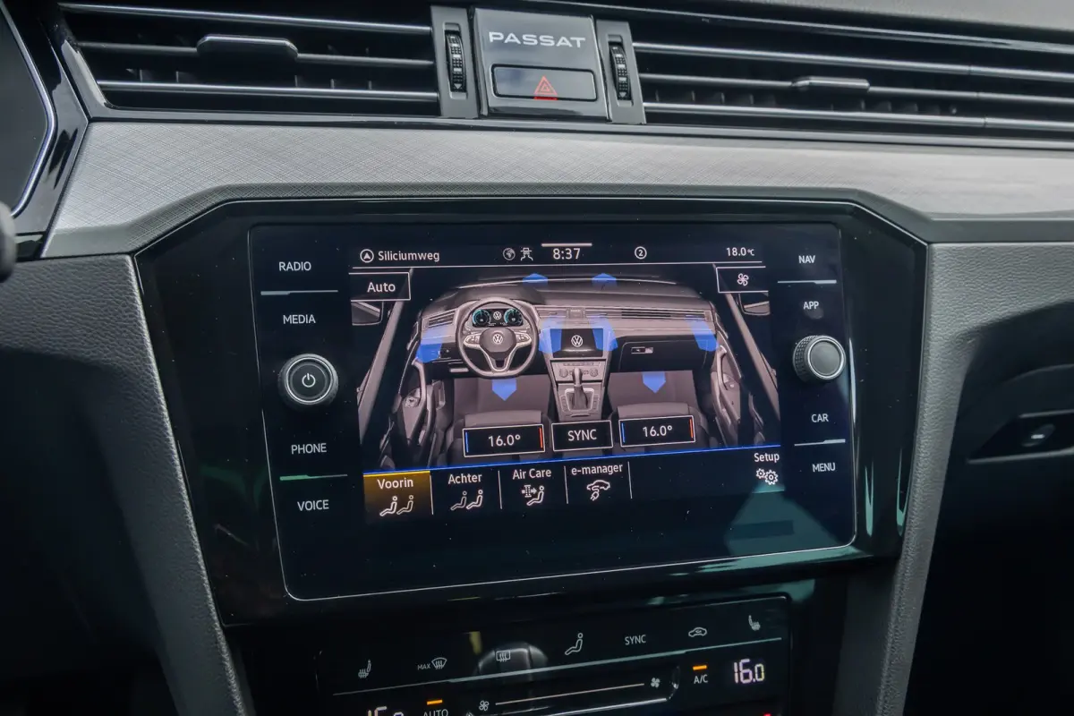 1.4 TSI PHEV GTE Business | ACC | Stoelverwarming | Camera | LED Matrix | 17'' | | Achteruitrijcamera | Cruise control adaptief | Elektrisch bedienbare achterklep met sensorsturing