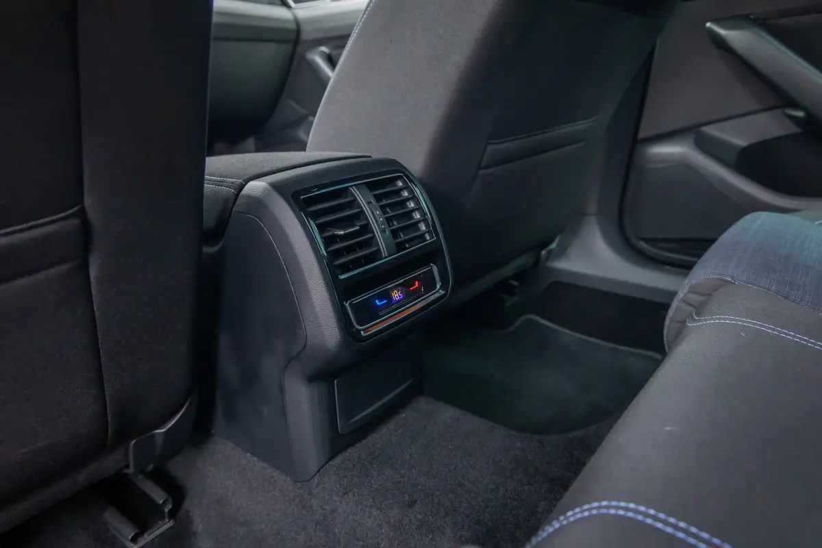 1.4 TSI PHEV GTE Business | ACC | Stoelverwarming | Camera | LED Matrix | 17'' | | Achteruitrijcamera | Cruise control adaptief | Elektrisch bedienbare achterklep met sensorsturing