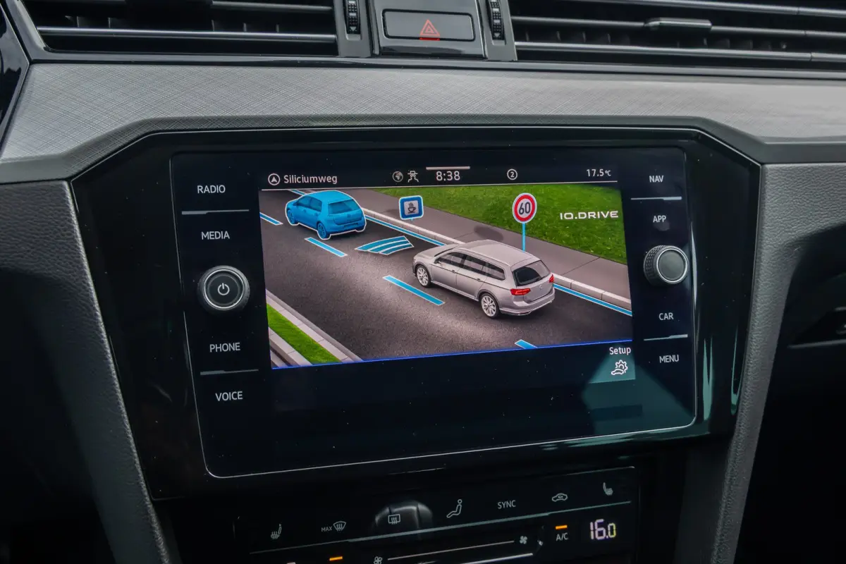 1.4 TSI PHEV GTE Business | ACC | Stoelverwarming | Camera | LED Matrix | 17'' | | Achteruitrijcamera | Cruise control adaptief | Elektrisch bedienbare achterklep met sensorsturing