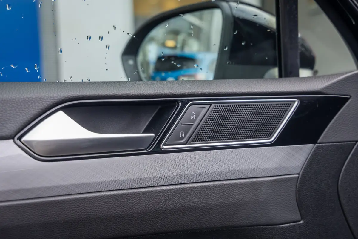1.4 TSI PHEV GTE Business | ACC | Stoelverwarming | Camera | LED Matrix | 17'' | | Achteruitrijcamera | Cruise control adaptief | Elektrisch bedienbare achterklep met sensorsturing