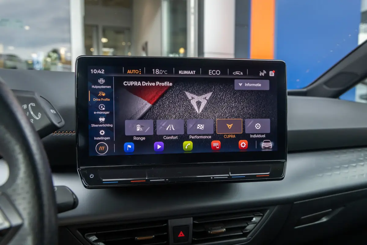Adrenaline 82 kWh | Cruise Control Adaptief | Apple Carplay/Android Auto | 19'' L.M . | Navi | LED | Full-LED koplampen | Lichtmetalen velgen 19" | Navigatiesysteem full map
