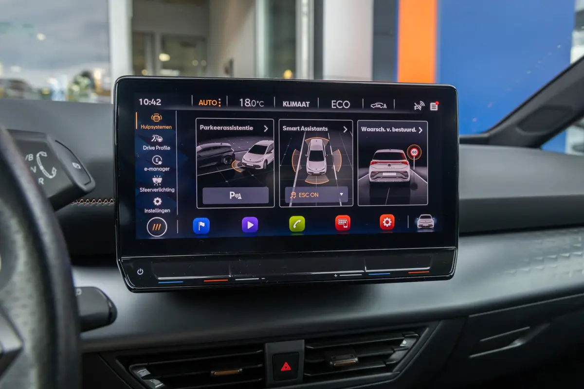 Adrenaline 82 kWh | Cruise Control Adaptief | Apple Carplay/Android Auto | 19'' L.M . | Navi | LED | Full-LED koplampen | Lichtmetalen velgen 19" | Navigatiesysteem full map