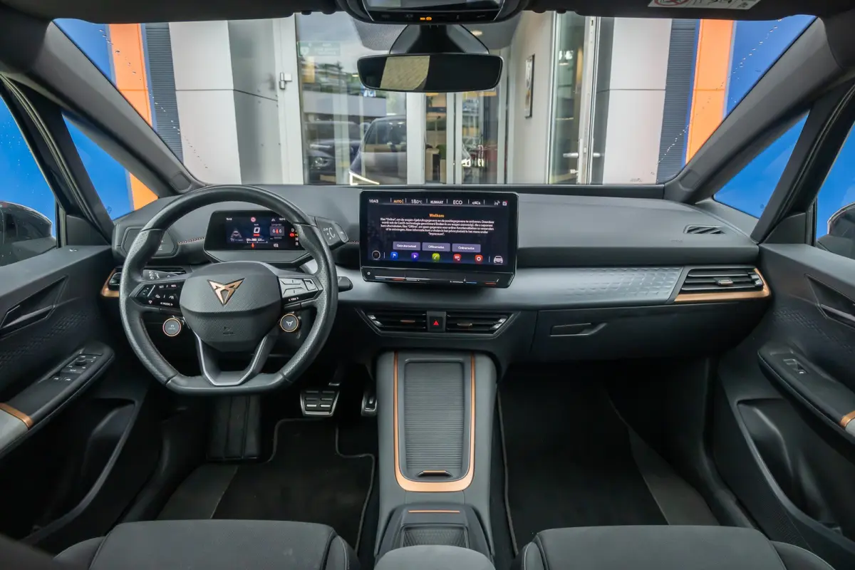 Adrenaline 82 kWh | Cruise Control Adaptief | Apple Carplay/Android Auto | 19'' L.M . | Navi | LED | Full-LED koplampen | Lichtmetalen velgen 19" | Navigatiesysteem full map