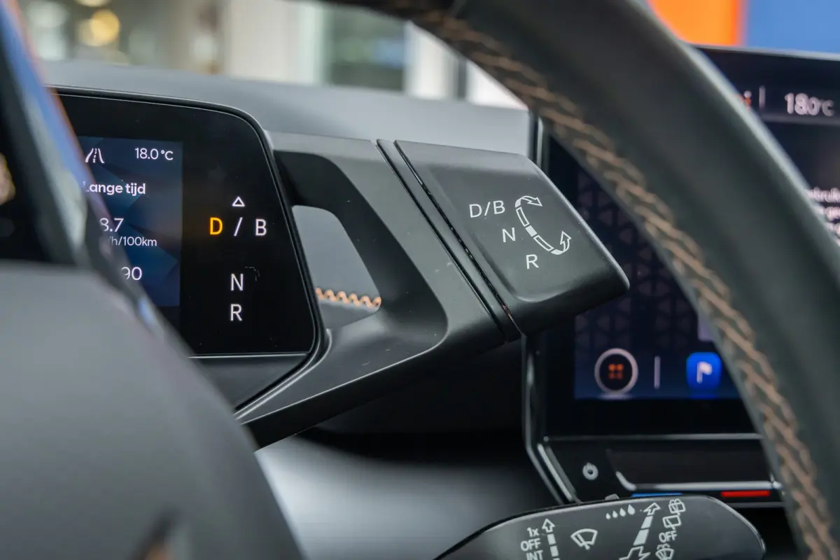 Adrenaline 82 kWh | Cruise Control Adaptief | Apple Carplay/Android Auto | 19'' L.M . | Navi | LED | Full-LED koplampen | Lichtmetalen velgen 19" | Navigatiesysteem full map