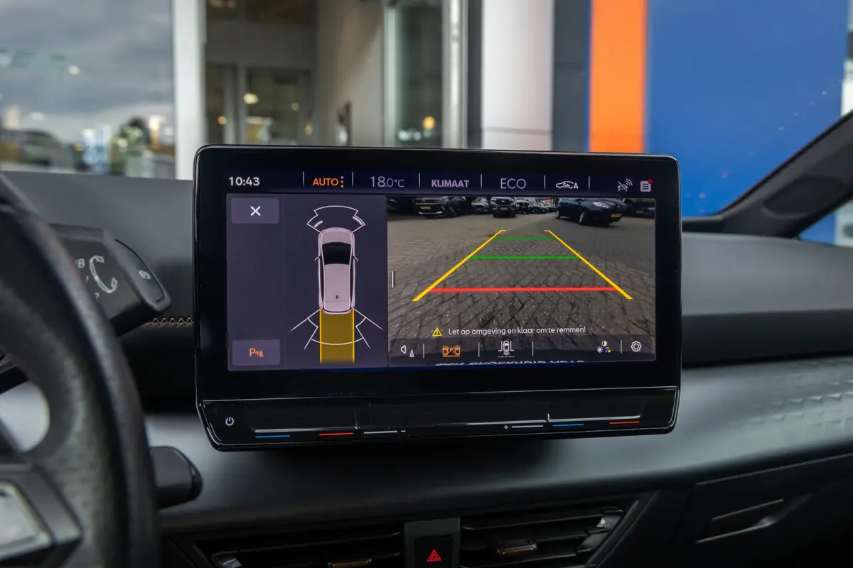 Adrenaline 82 kWh | Cruise Control Adaptief | Apple Carplay/Android Auto | 19'' L.M . | Navi | LED | Full-LED koplampen | Lichtmetalen velgen 19" | Navigatiesysteem full map