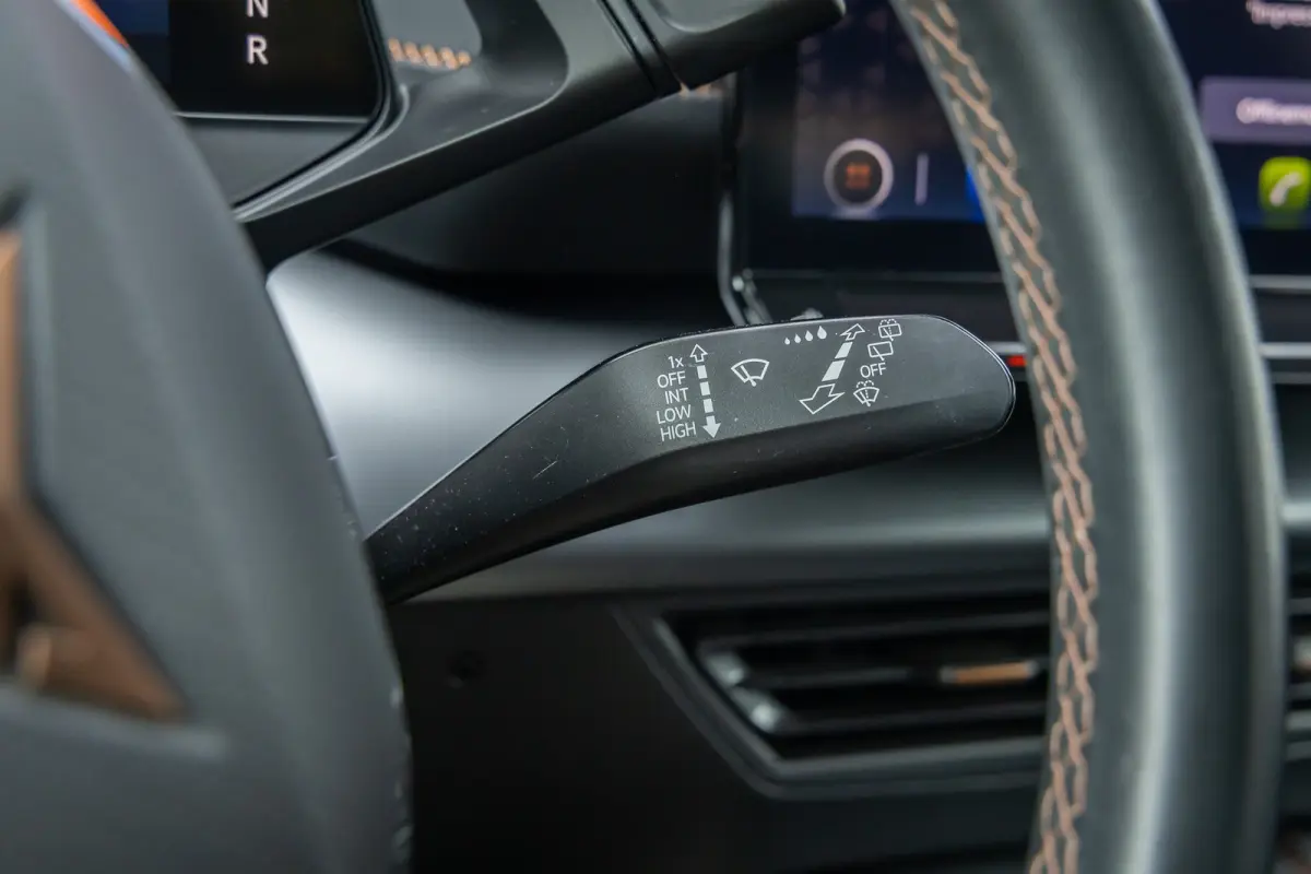 Adrenaline 82 kWh | Cruise Control Adaptief | Apple Carplay/Android Auto | 19'' L.M . | Navi | LED | Full-LED koplampen | Lichtmetalen velgen 19" | Navigatiesysteem full map