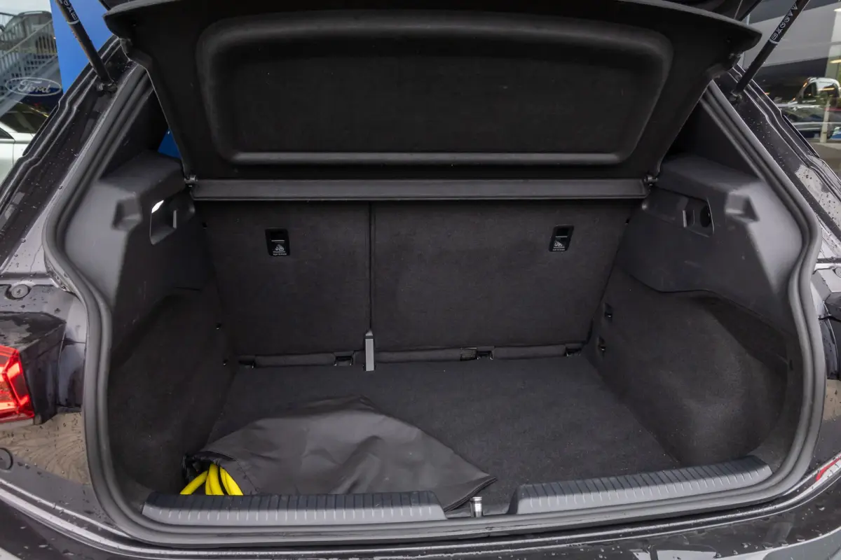 Adrenaline 82 kWh | Cruise Control Adaptief | Apple Carplay/Android Auto | 19'' L.M . | Navi | LED | Full-LED koplampen | Lichtmetalen velgen 19" | Navigatiesysteem full map