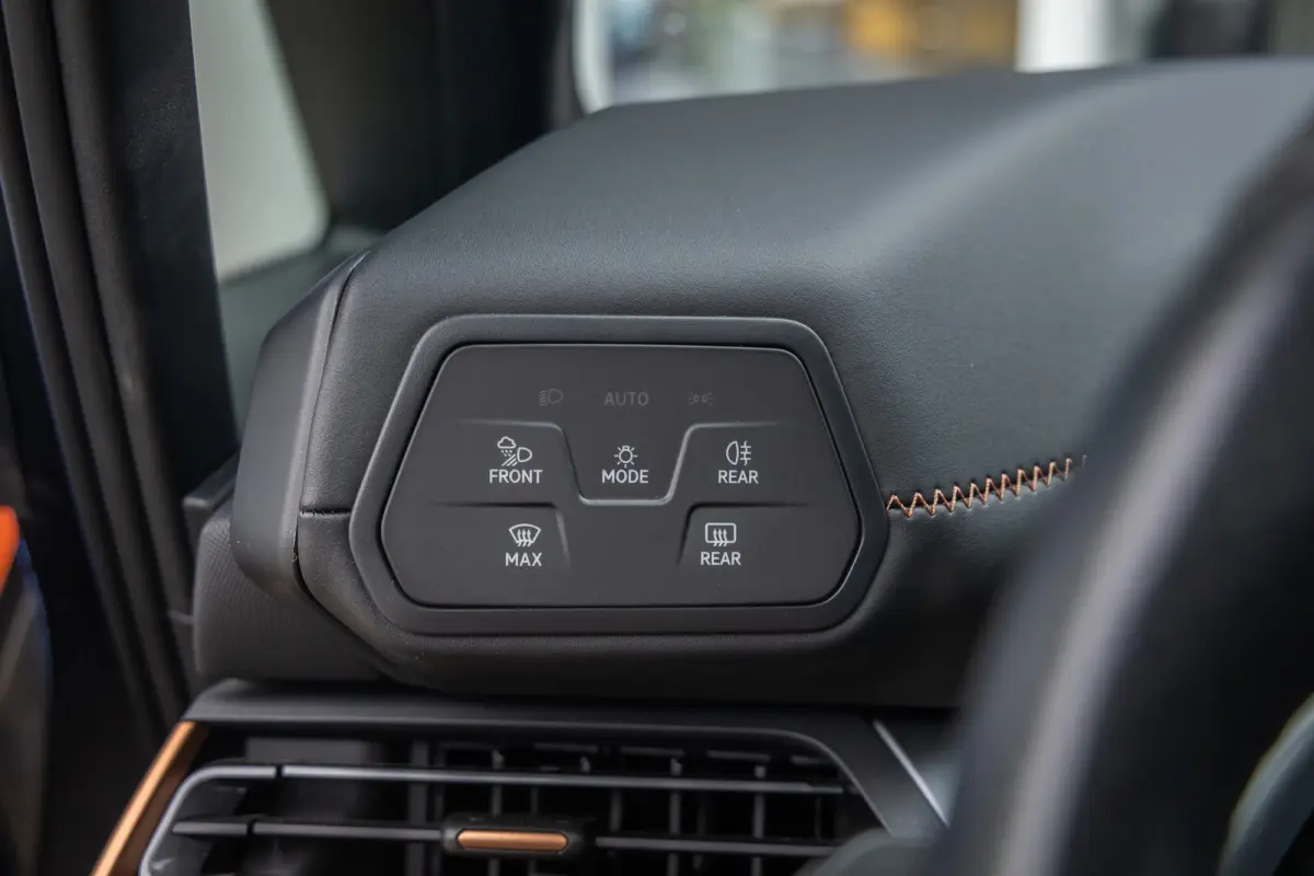 Adrenaline 82 kWh | Cruise Control Adaptief | Apple Carplay/Android Auto | 19'' L.M . | Navi | LED | Full-LED koplampen | Lichtmetalen velgen 19" | Navigatiesysteem full map