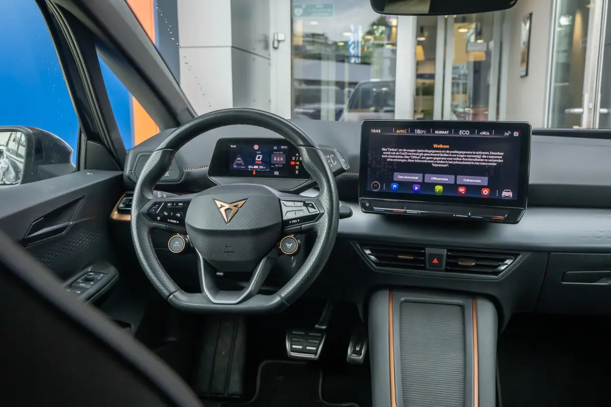 Adrenaline 82 kWh | Cruise Control Adaptief | Apple Carplay/Android Auto | 19'' L.M . | Navi | LED | Full-LED koplampen | Lichtmetalen velgen 19" | Navigatiesysteem full map