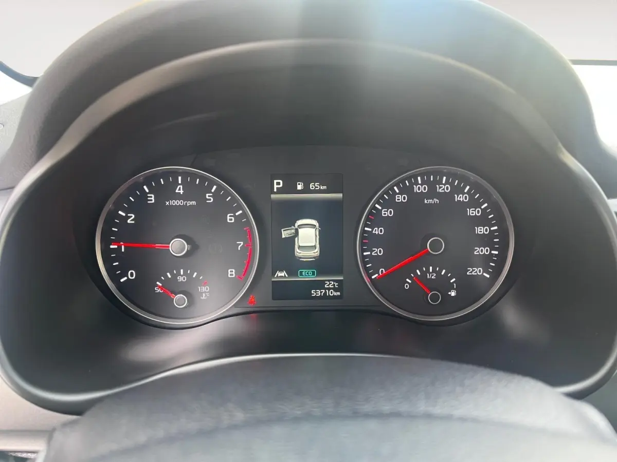 1.0i Turbo DynamicLine Automaat |  Two-tone lak | Apple Carplay / Android Auto | Airco |  Elektrische ramen | Camera | Parkeersensoren | Lichtmetalen velgen |