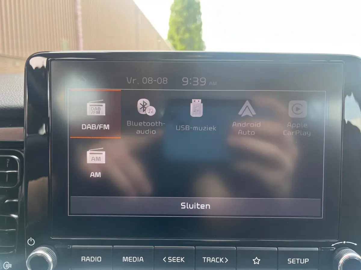 1.0i Turbo DynamicLine Automaat |  Two-tone lak | Apple Carplay / Android Auto | Airco |  Elektrische ramen | Camera | Parkeersensoren | Lichtmetalen velgen |
