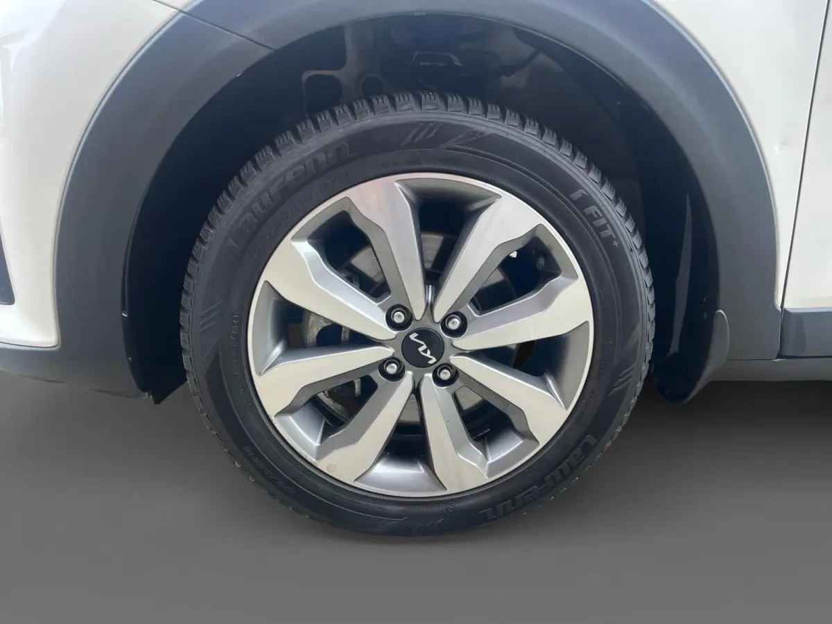 1.0i Turbo DynamicLine Automaat |  Two-tone lak | Apple Carplay / Android Auto | Airco |  Elektrische ramen | Camera | Parkeersensoren | Lichtmetalen velgen |