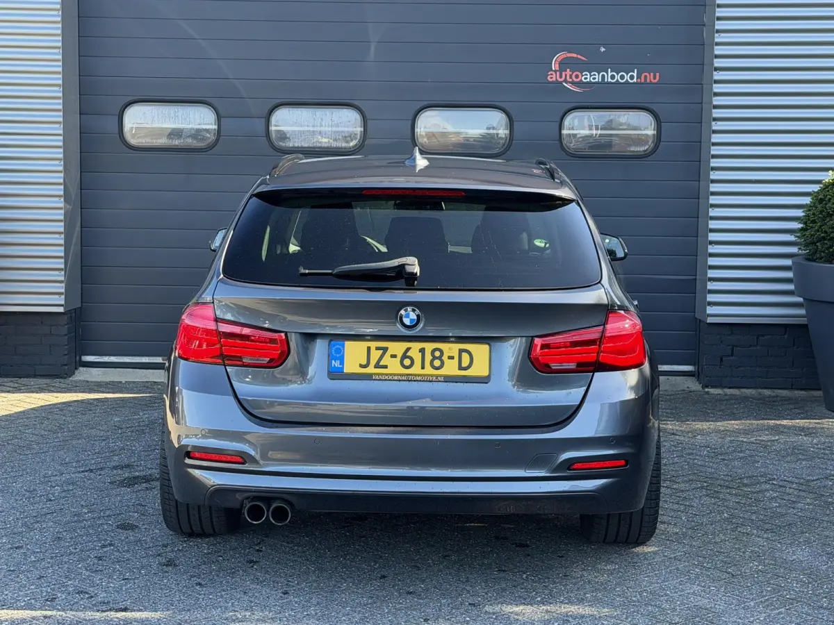 320i Centennial High Executive | Navigatie | Lederen Bekleding | Climate Control | Elektrische Achterklep |