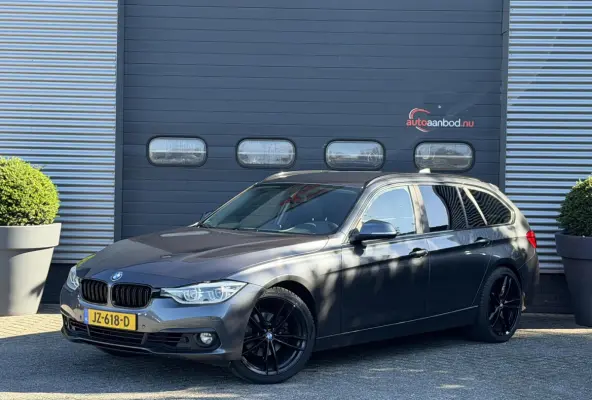 320i Centennial High Executive | Navigatie | Lederen Bekleding | Climate Control | Elektrische Achterklep |