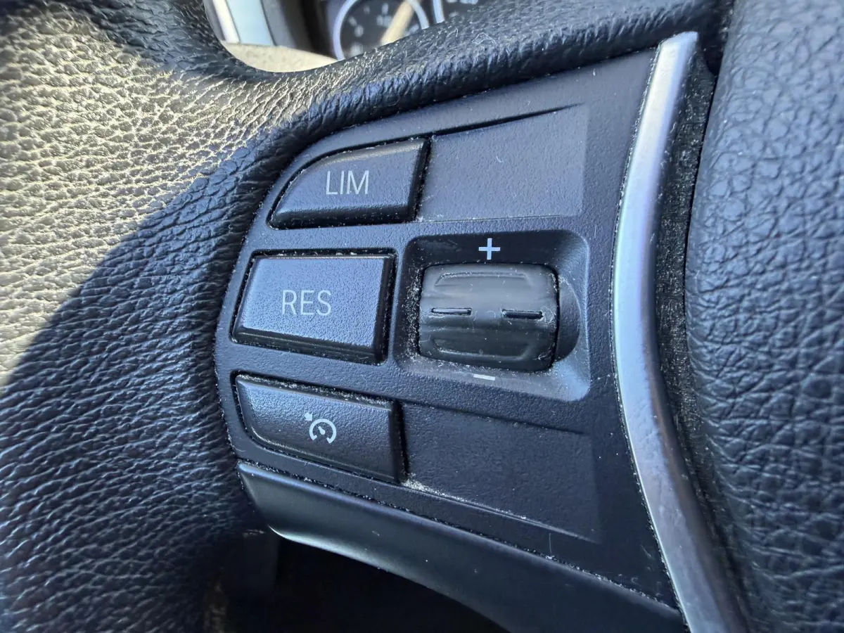 320i Centennial High Executive | Navigatie | Lederen Bekleding | Climate Control | Elektrische Achterklep |