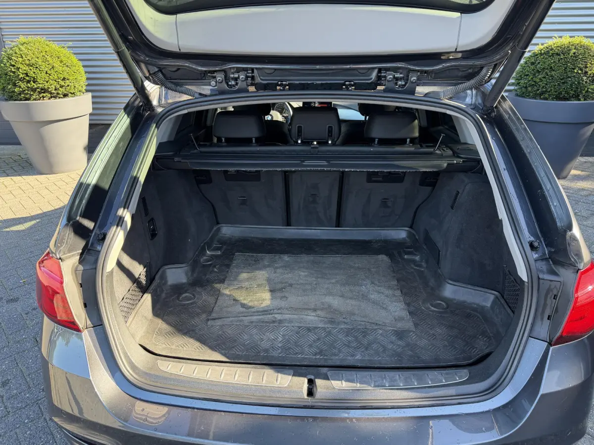 320i Centennial High Executive | Navigatie | Lederen Bekleding | Climate Control | Elektrische Achterklep |