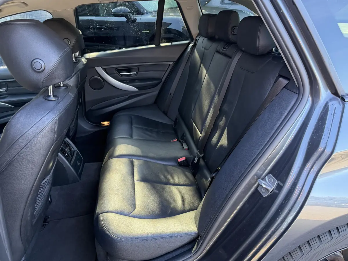 320i Centennial High Executive | Navigatie | Lederen Bekleding | Climate Control | Elektrische Achterklep |