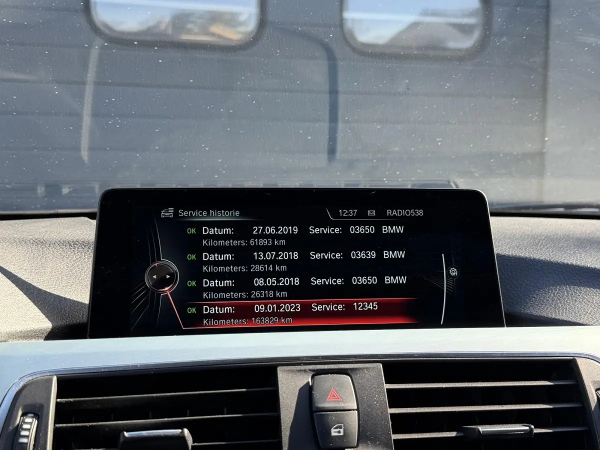 320i Centennial High Executive | Navigatie | Lederen Bekleding | Climate Control | Elektrische Achterklep |