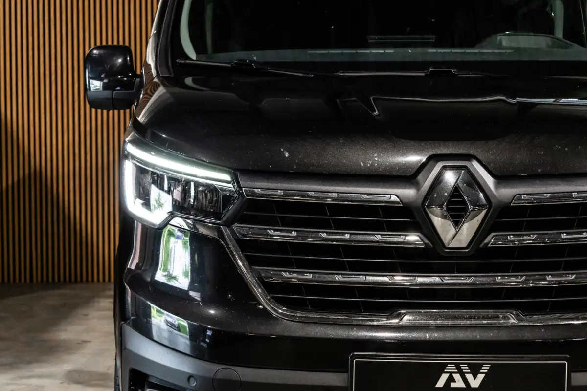 2.0 dCi 170 L2H1 DC Luxe | Marge | BTW Vrij | Dubbel cabine | Camera | Navigatie | 6-Zitter | Cruise control | Airco | Nieuwe APK | Dealer onderhouden | NAP Logisch | 1e eigenaar