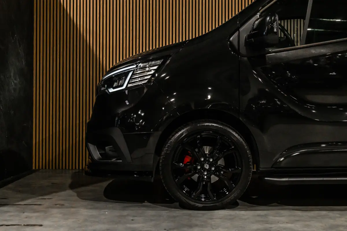 2.0 dCi 170 L2H1 DC Luxe | Marge | BTW Vrij | Dubbel cabine | Camera | Navigatie | 6-Zitter | Cruise control | Airco | Nieuwe APK | Dealer onderhouden | NAP Logisch | 1e eigenaar