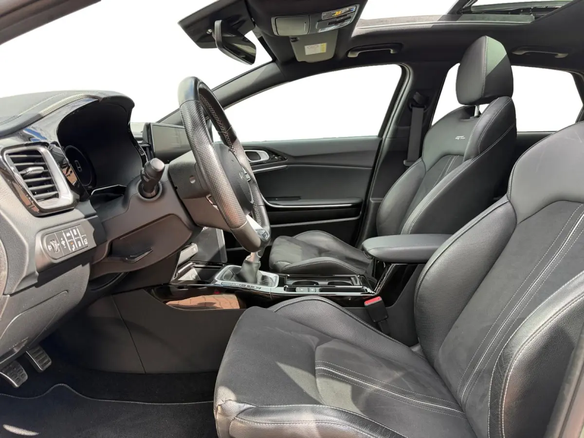 1.5 T-GDi GT-Line 1e Eigenaar | Dealer onderhouden | Open dak | Stoel & Stuur verwarming | Navigatie | Apple CarPlay & Android Auto | Fabrieksgarantie 13-10-2030 +3x 1 jaar* | NAP