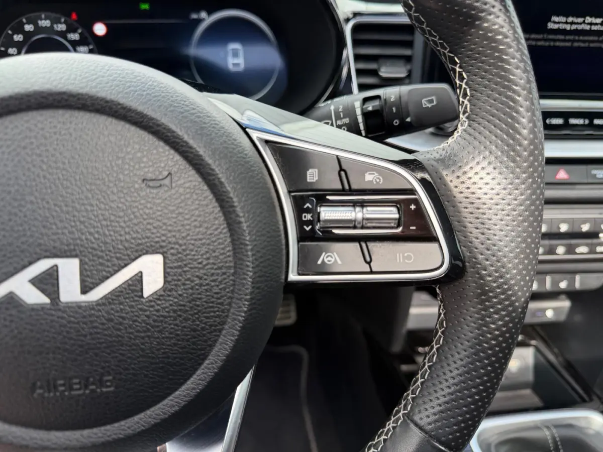 1.5 T-GDi GT-Line 1e Eigenaar | Dealer onderhouden | Open dak | Stoel & Stuur verwarming | Navigatie | Apple CarPlay & Android Auto | Fabrieksgarantie 13-10-2030 +3x 1 jaar* | NAP
