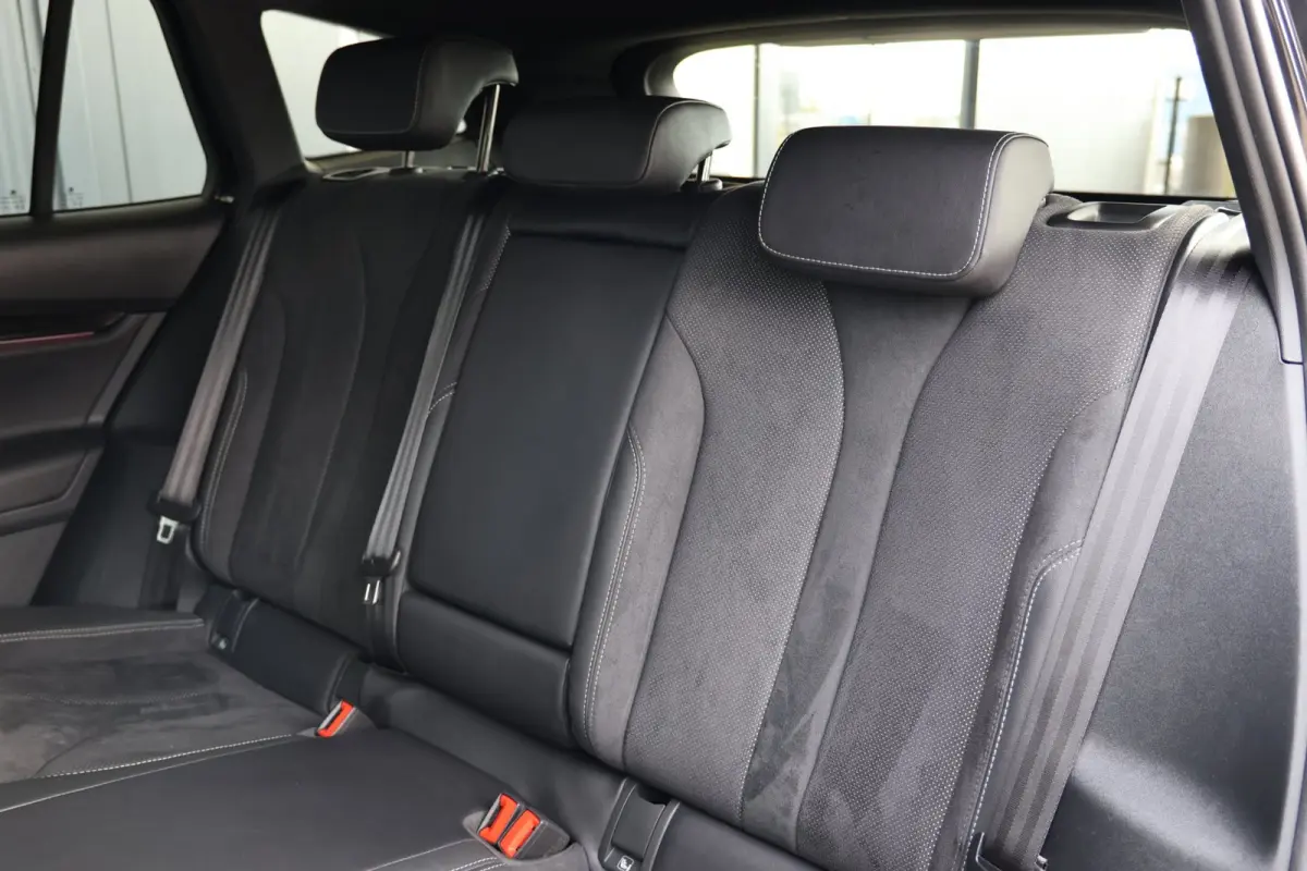 80 Sportline | panoramadak | adap. cruise | keyless entry | rijstrooksensor | apple carplay | camera | 1e eig | BTW