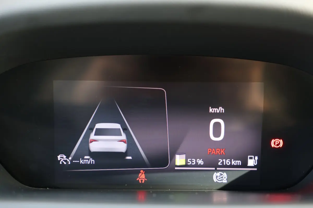 80 Sportline | panoramadak | adap. cruise | keyless entry | rijstrooksensor | apple carplay | camera | 1e eig | BTW