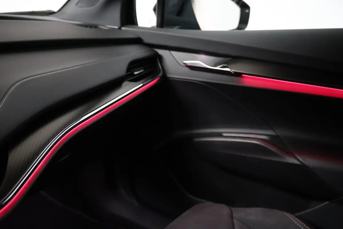 80 Sportline | panoramadak | adap. cruise | keyless entry | rijstrooksensor | apple carplay | camera | 1e eig | BTW