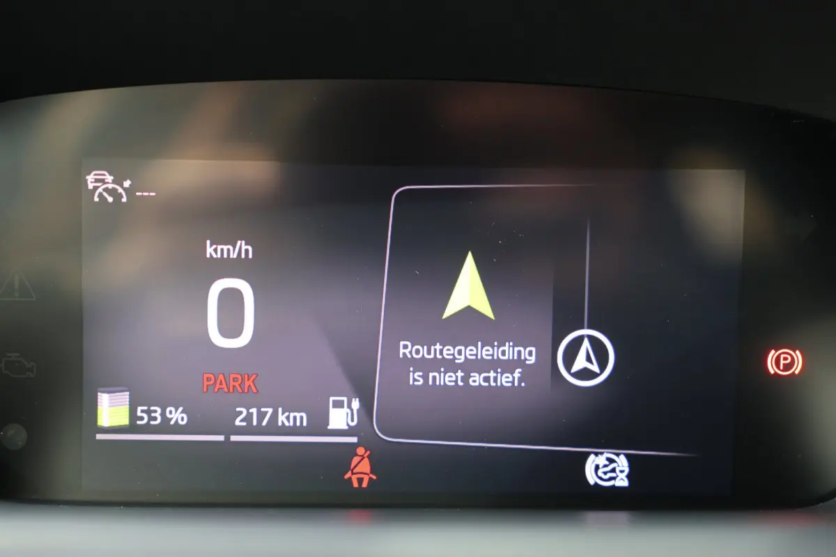 80 Sportline | panoramadak | adap. cruise | keyless entry | rijstrooksensor | apple carplay | camera | 1e eig | BTW