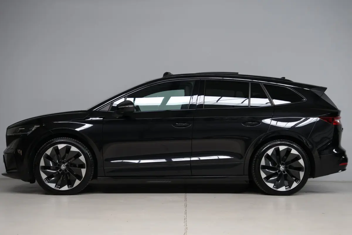 80 Sportline | panoramadak | adap. cruise | keyless entry | rijstrooksensor | apple carplay | camera | 1e eig | BTW