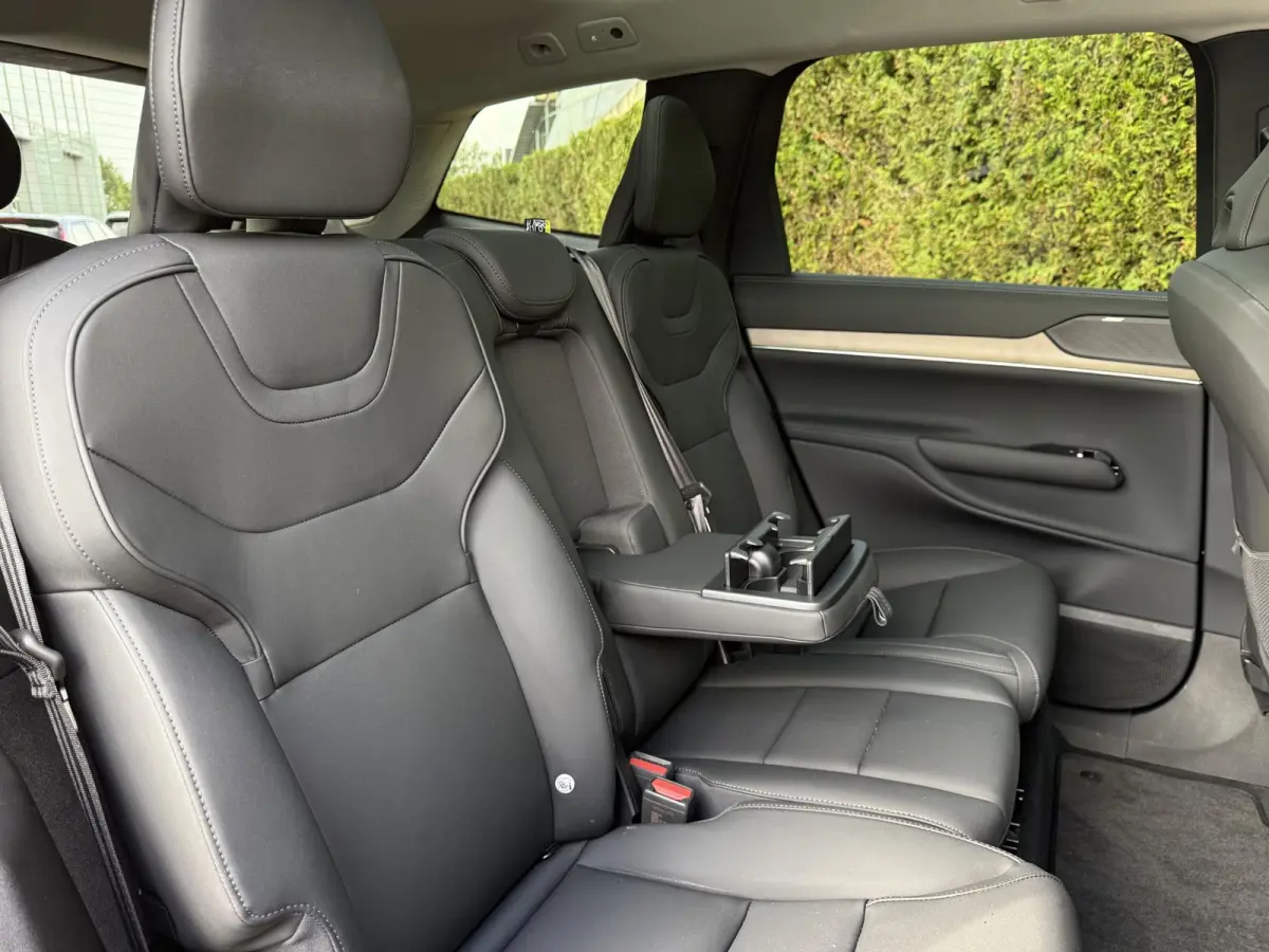 Single Motor Plus 7-Persoons | Donker Glas |
