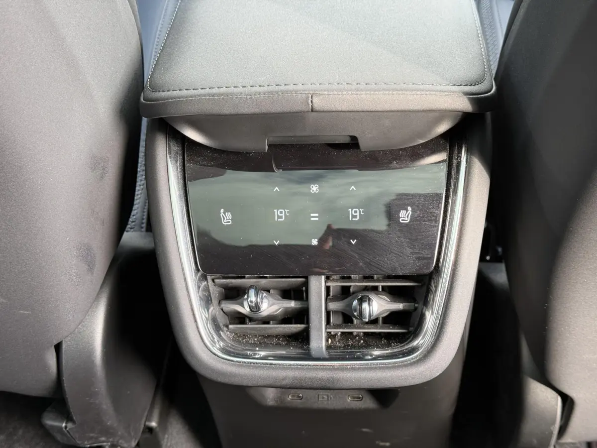 Single Motor Plus 7-Persoons | Donker Glas |