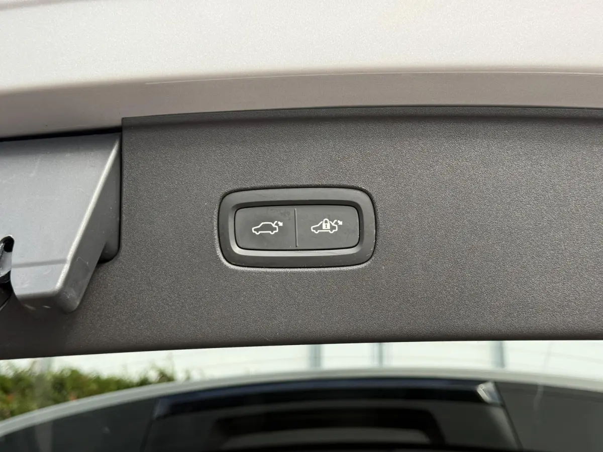 Single Motor Plus 7-Persoons | Donker Glas |