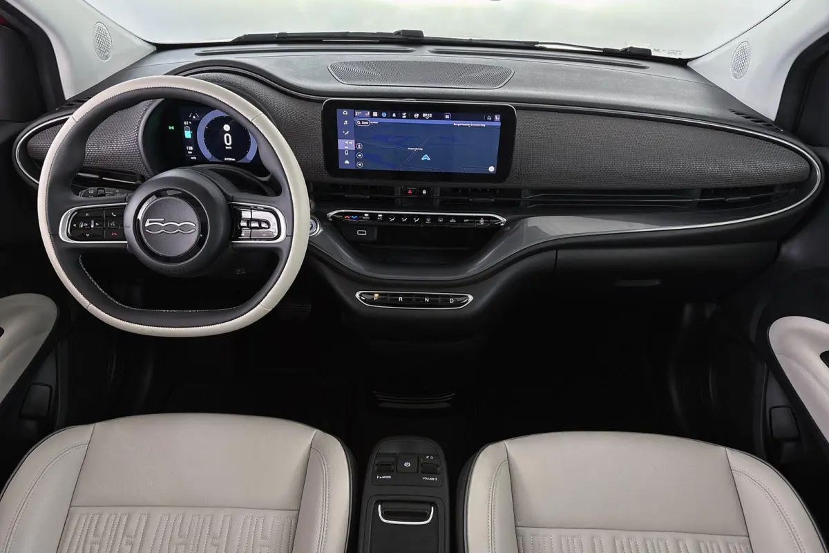 La Prima 42 kWh Pano Leder Stoelverwarming JBL Camera Apple CarPlay