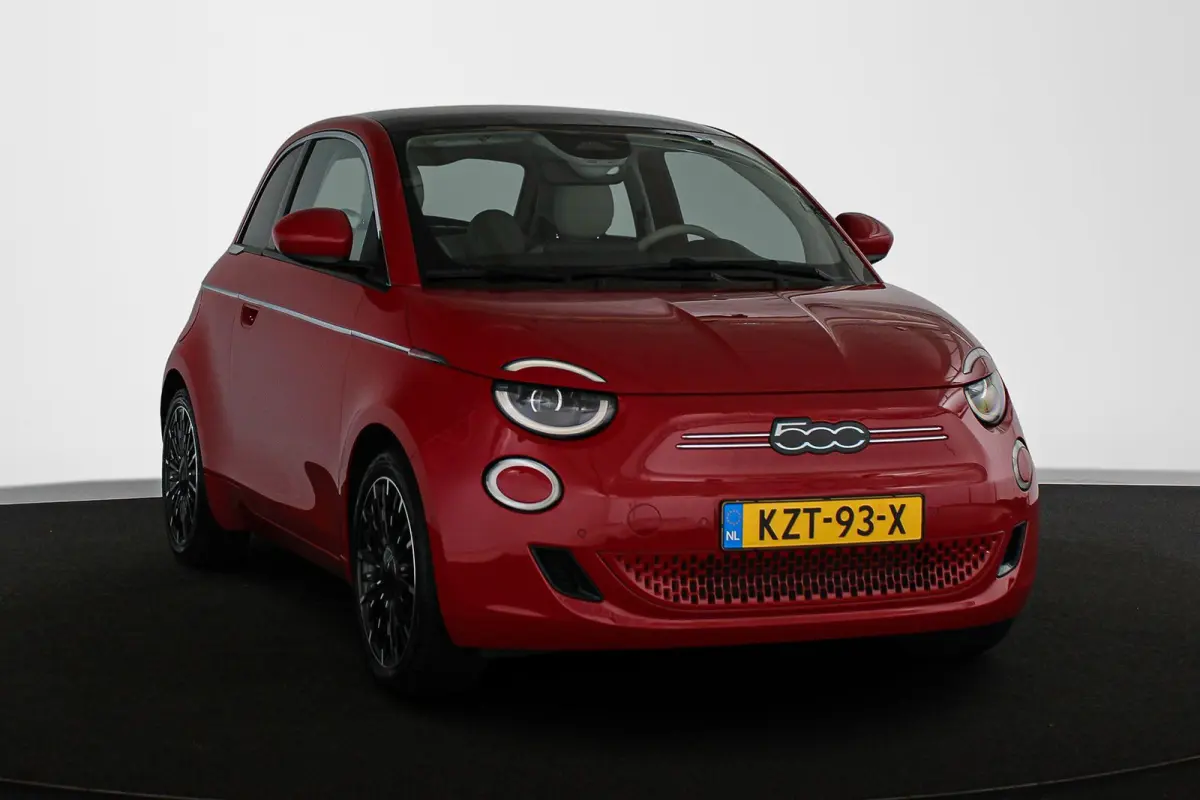 La Prima 42 kWh Pano Leder Stoelverwarming JBL Camera Apple CarPlay