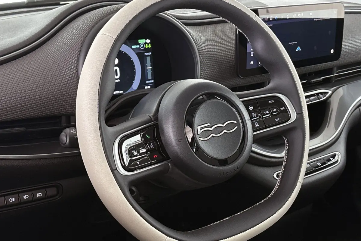 La Prima 42 kWh Pano Leder Stoelverwarming JBL Camera Apple CarPlay