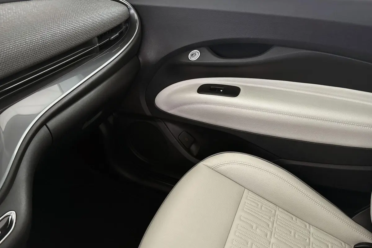 La Prima 42 kWh Pano Leder Stoelverwarming JBL Camera Apple CarPlay