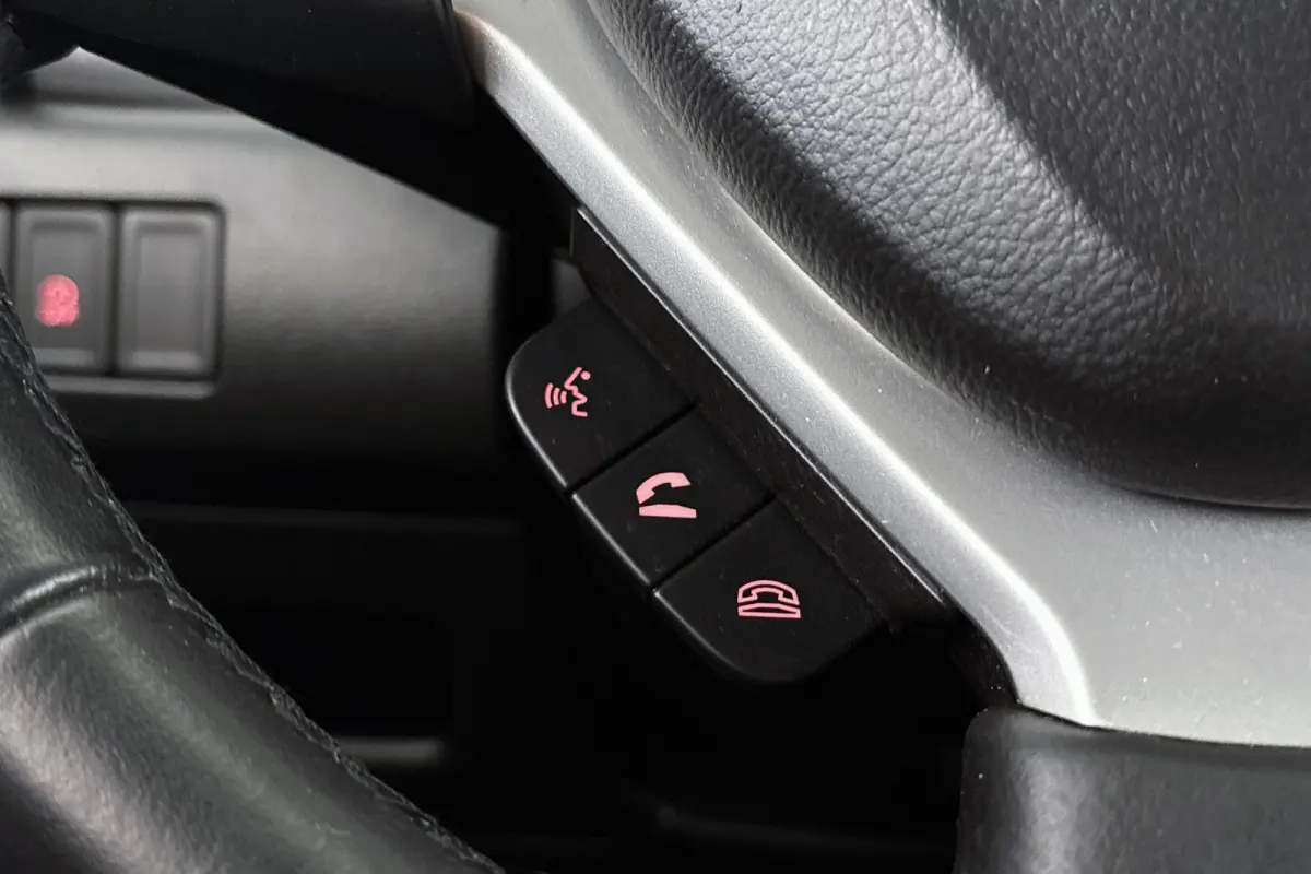 1.6 Exclusive Navi Camera Apple CarPlay Clima