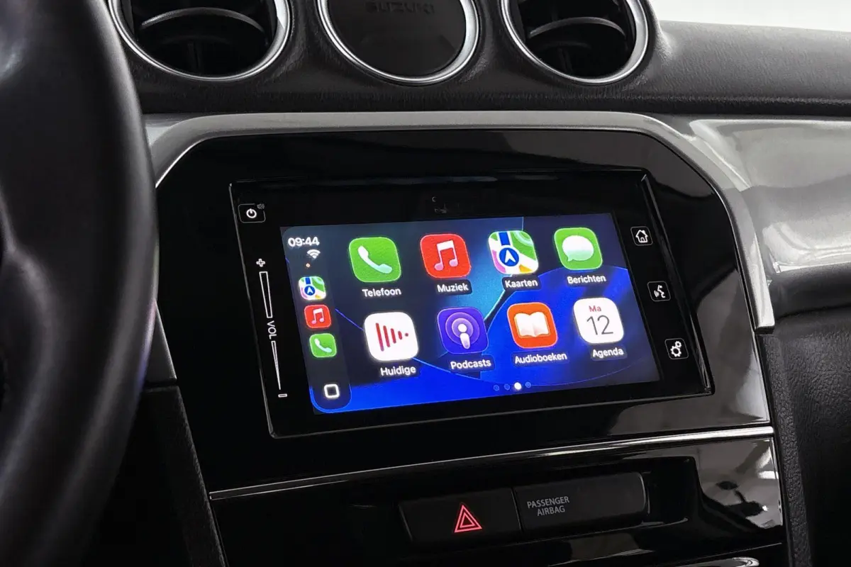 1.6 Exclusive Navi Camera Apple CarPlay Clima