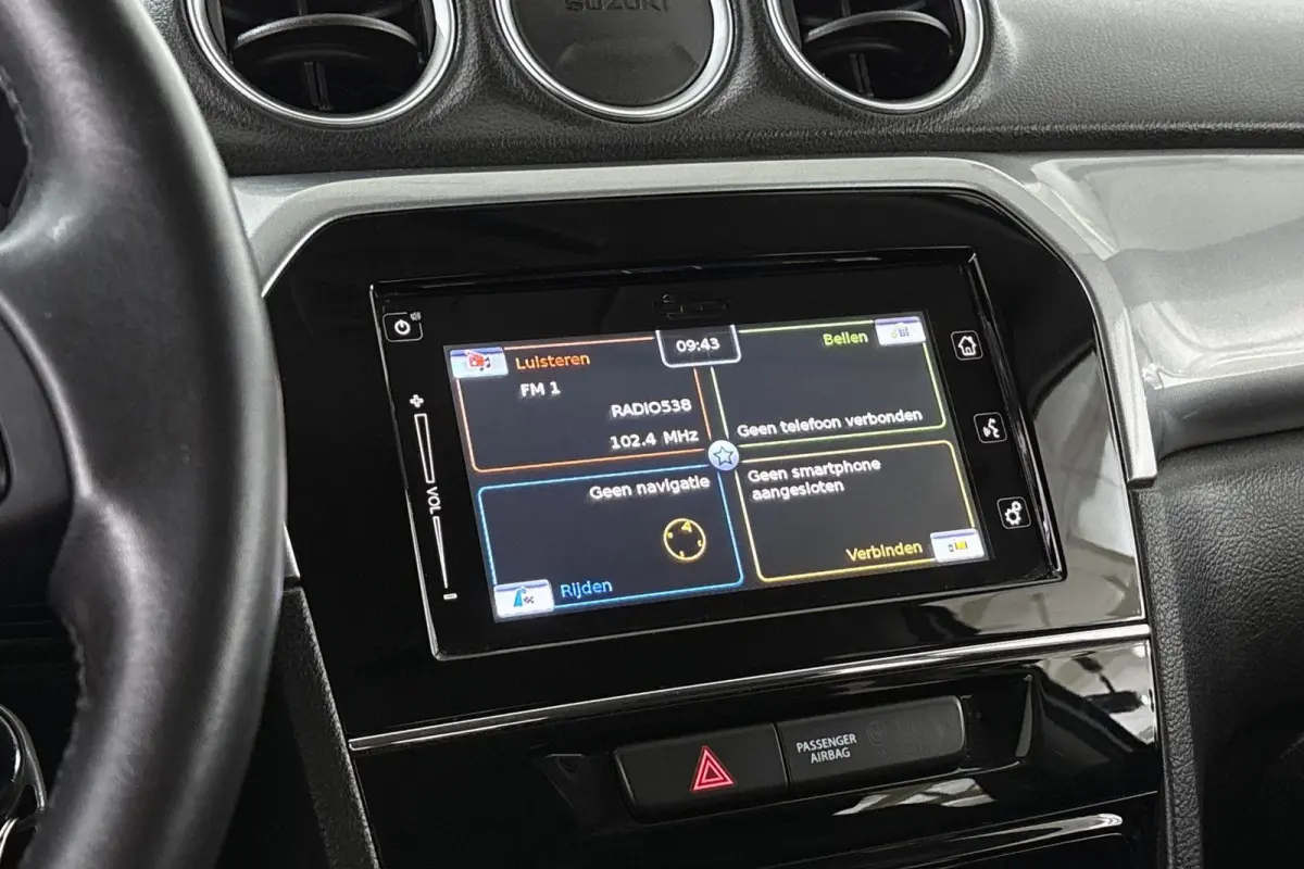 1.6 Exclusive Navi Camera Apple CarPlay Clima