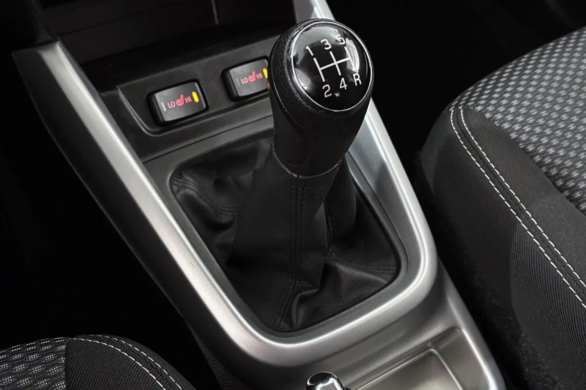 1.6 Exclusive Navi Camera Apple CarPlay Clima