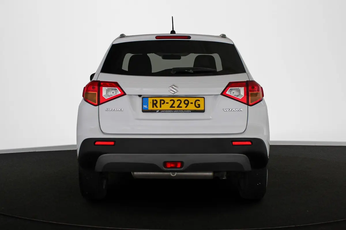 1.6 Exclusive Navi Camera Apple CarPlay Clima