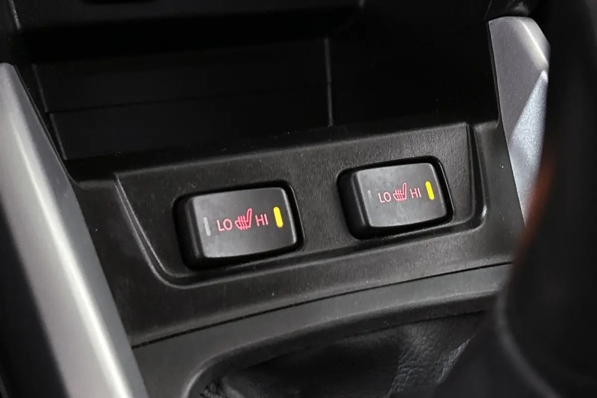 1.6 Exclusive Navi Camera Apple CarPlay Clima