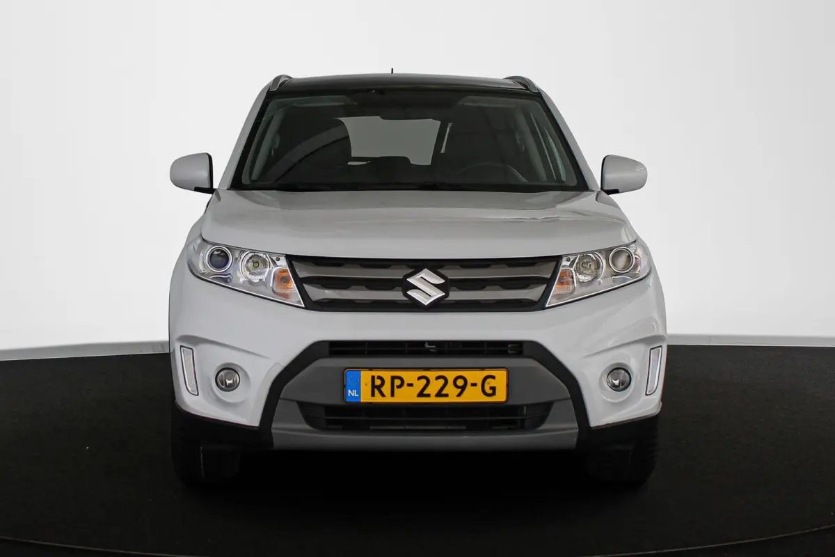 1.6 Exclusive Navi Camera Apple CarPlay Clima