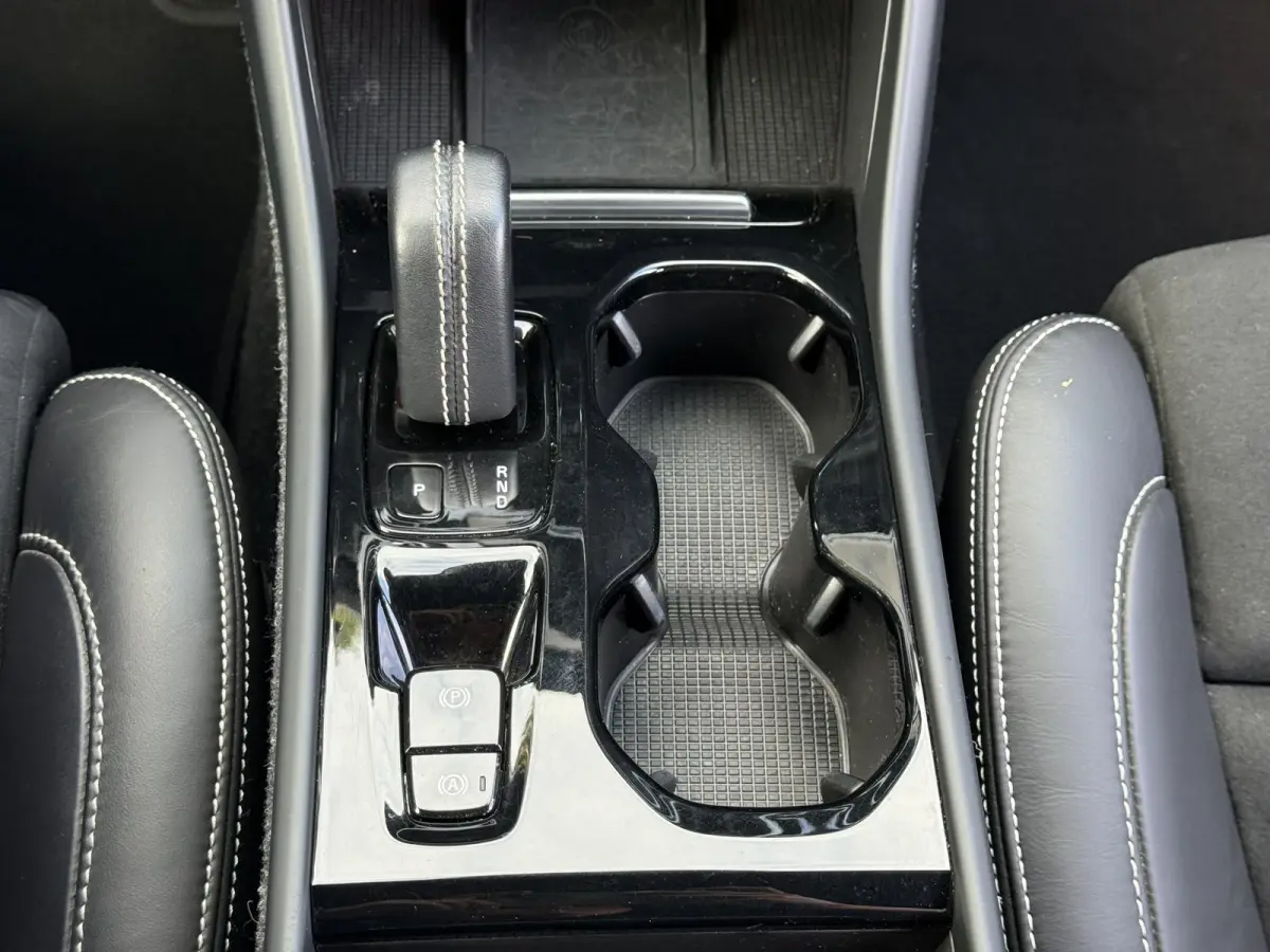T5 R-Design Elec.Stoel H&K Audio | Donker Glas | Trekhaak |